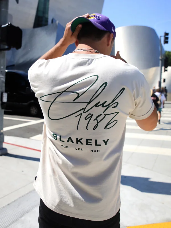 Men's Shirts with UV ProtectionClub Relaxed T-Shirt - Chalk