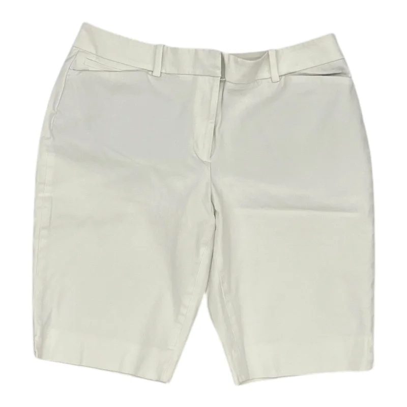 Men's Pants with Functional PocketsShorts By White House Black Market In White, Size:8