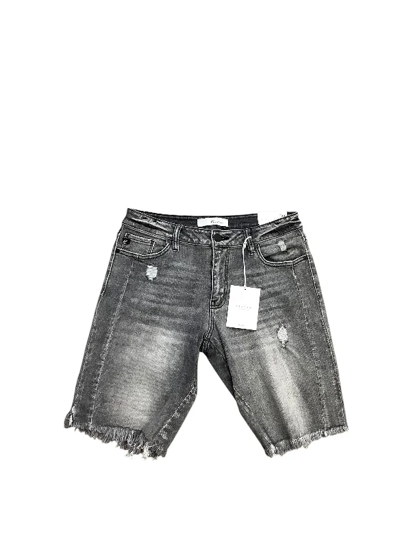 Men's Pants with Pleated FrontsShorts By Kancan  Size: 9